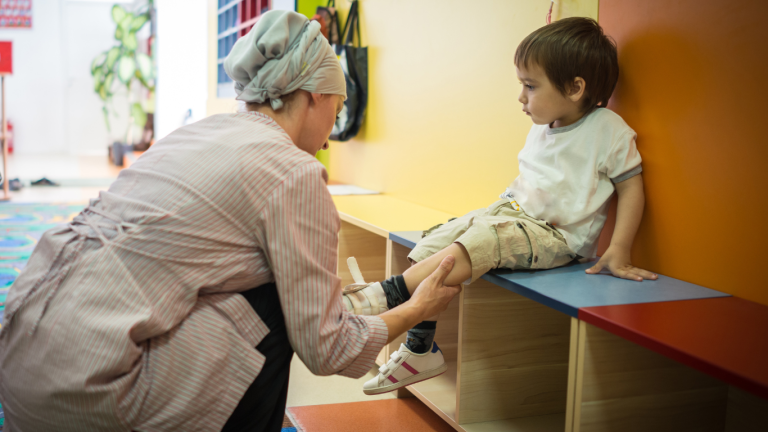Portada de ¿Por qué mi hijo se pone los zapatos al revés?
